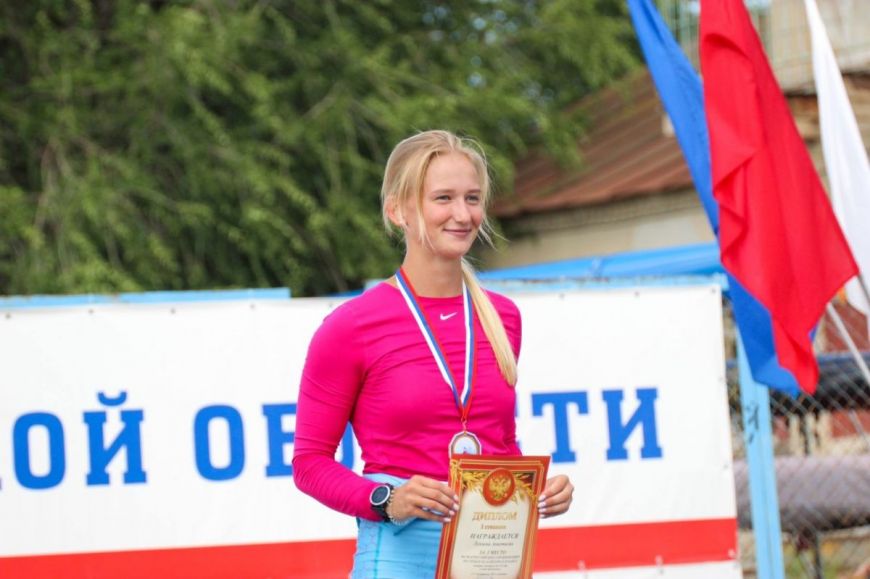 Июль 2021-го. Анастасия Лухнева на первенстве России U19 в Энгельсе Саратовской области выиграла две дистанции